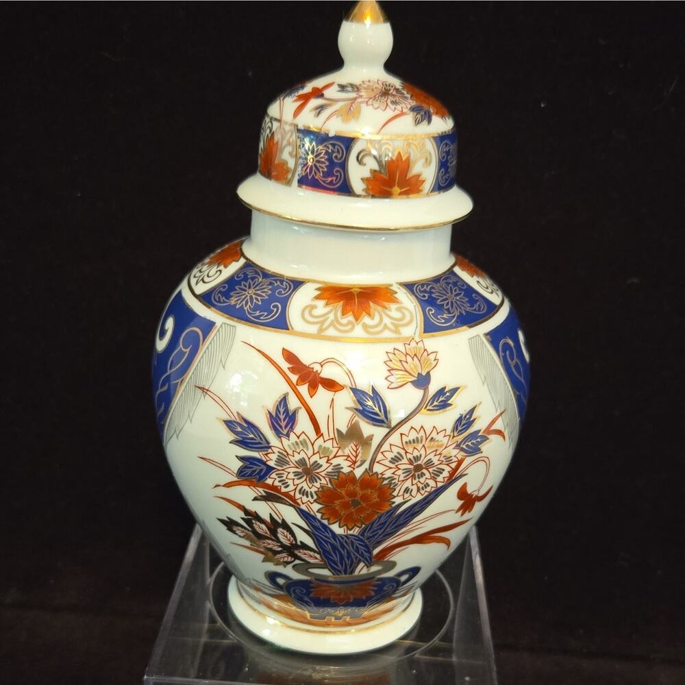 Imari ginger jar
